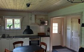 Vackert Belaegen Laegenhet I Gesunda